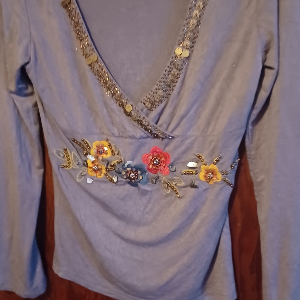 Sassy top new m fits lke small grey